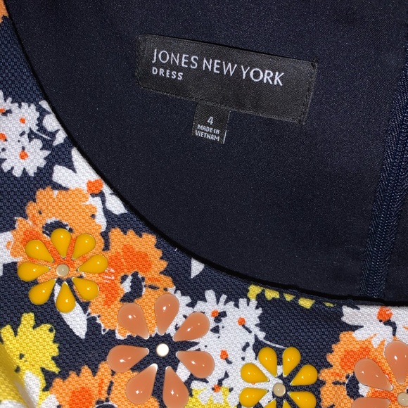 Jones New York Floral Dress with Belt - Picture 4 of 5